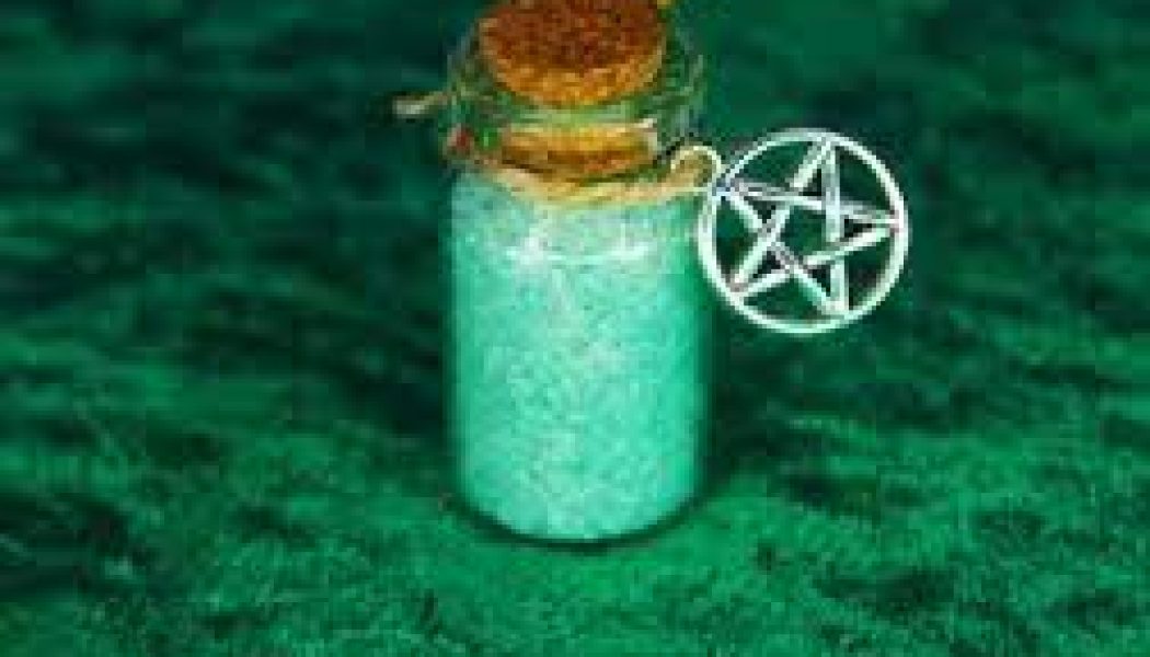 Witches Green Salt